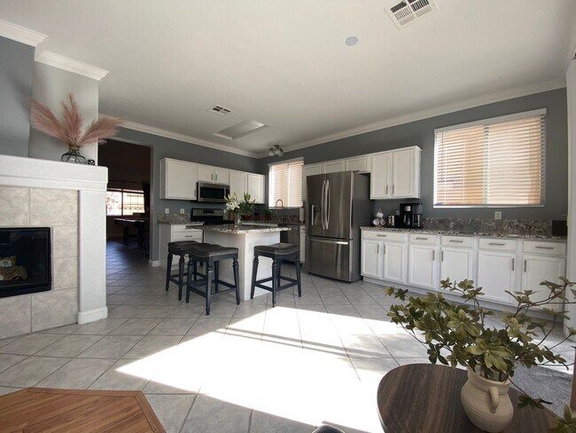 Building Photo - 4 Bedroom Home in Summerlin with Pool