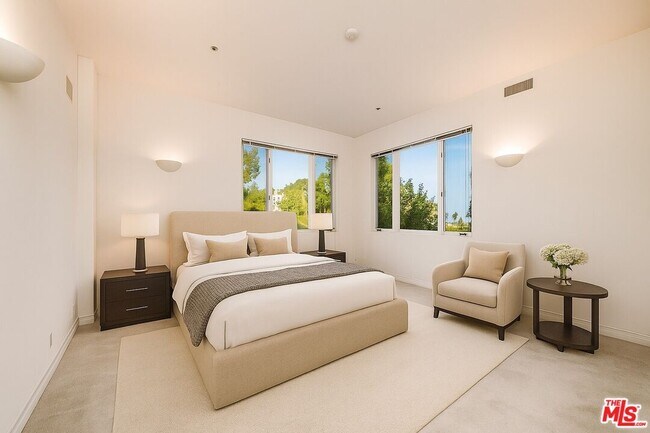 Building Photo - 1136 Calle Vista Dr