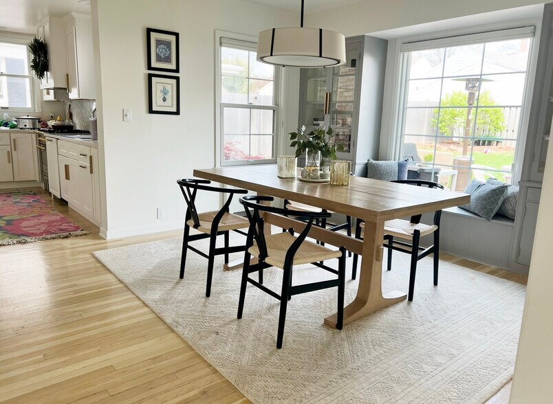 dining room - 6120 N Kent Ave