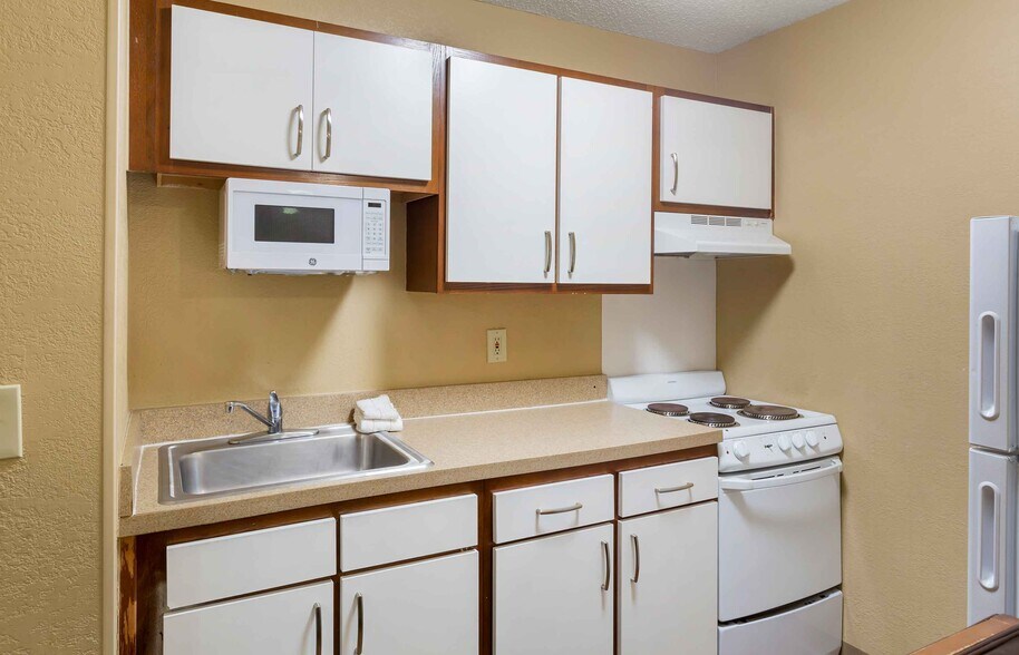 Building Photo - Furnished Studio-Raleigh - North Raleigh - Wake Towne Drive