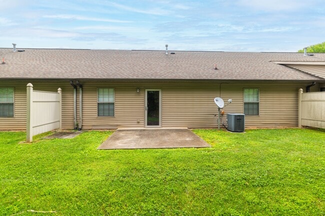 Building Photo - 5104 Cates Bend Way
