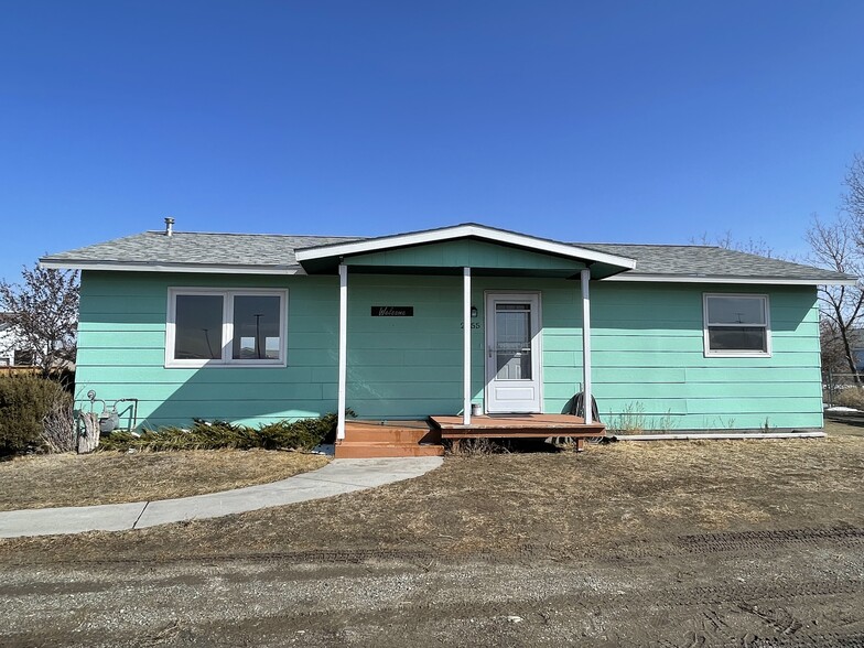Building Photo - 2555 Valley Dr