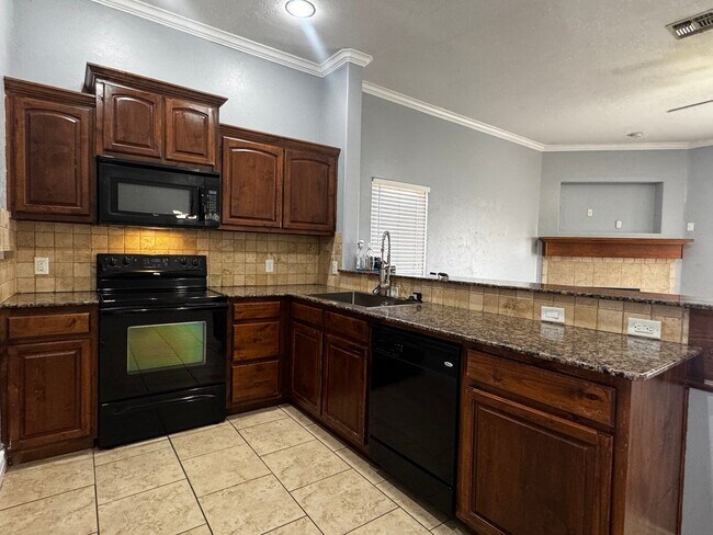 Building Photo - 5708 NW Valor Ave