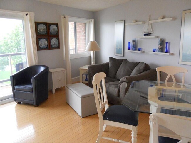 Building Photo - 1302 Capella S