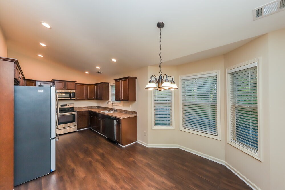 Building Photo - 104 Skylar Ct