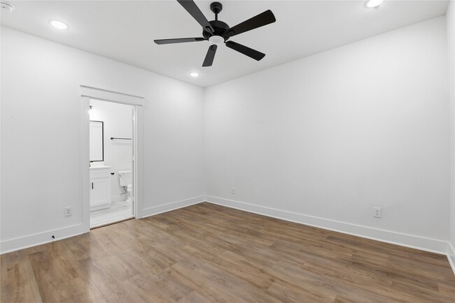 Building Photo - 1243 W 23rd St