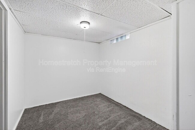 Building Photo - 1810 Mora Ln