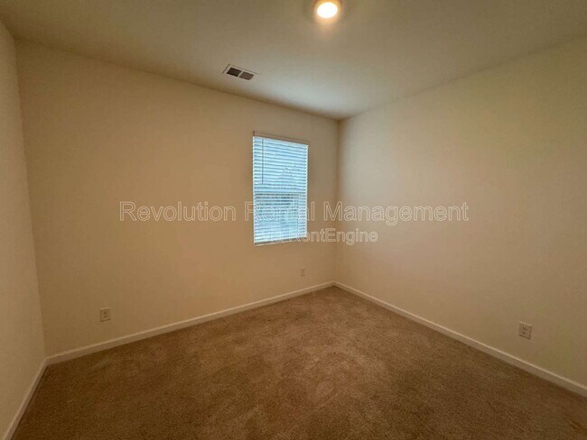 Building Photo - 83 Echo Ct