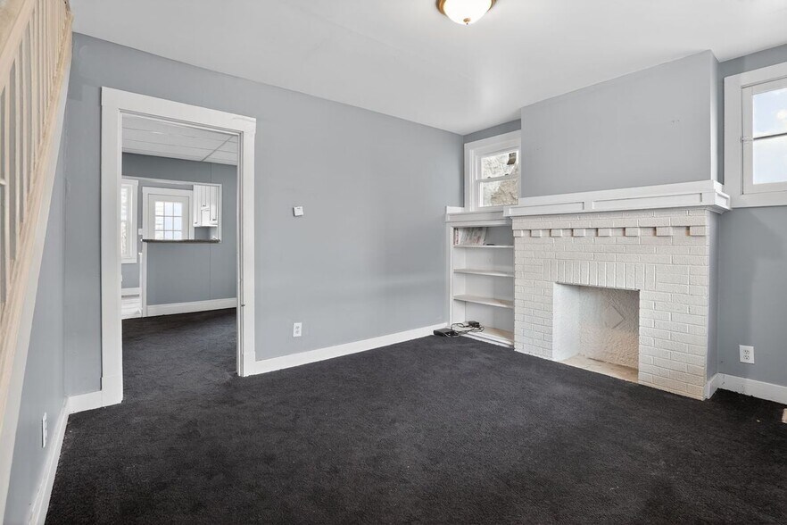 Building Photo - 217 Reifert St