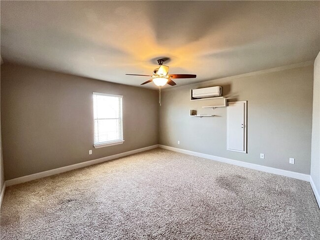 Building Photo - 3214 SW Stonepoint Ave