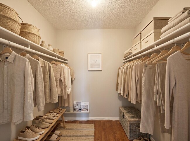 Building Photo - 100 Village Green Cir E