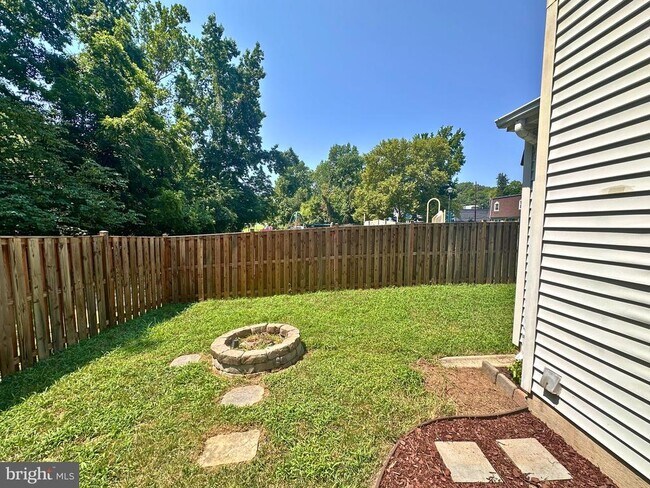 Building Photo - 18085 Olde Port Ln