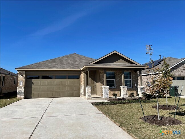 Primary Photo - 214 Escondido Cir