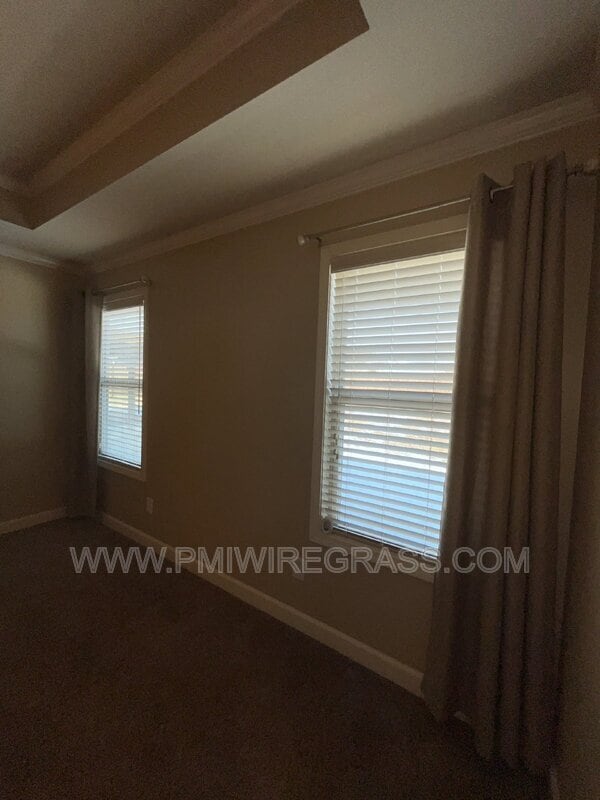 Building Photo - 229 Lace Dr
