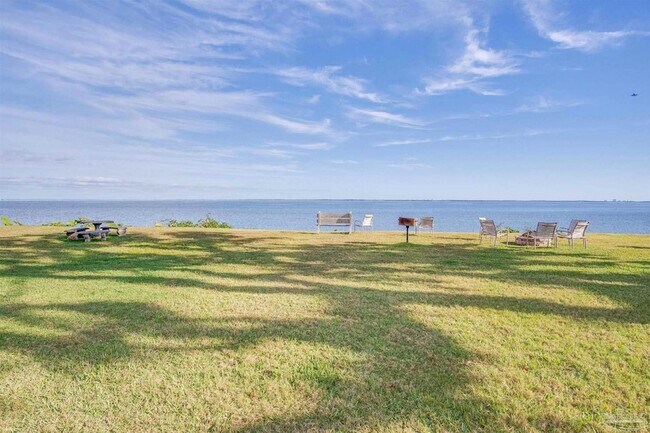 Building Photo - 710 Scenic Hwy