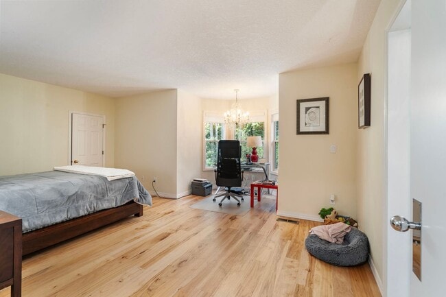 Building Photo - Private Retreat Backing to Trails in the Heart of Lake Oswego