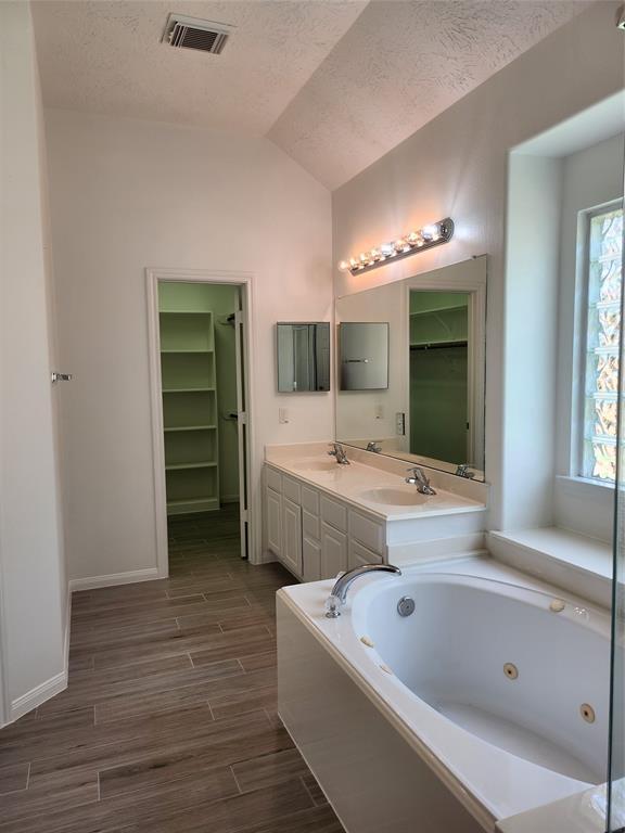 Building Photo - 25608 Thornhill Creek Ct