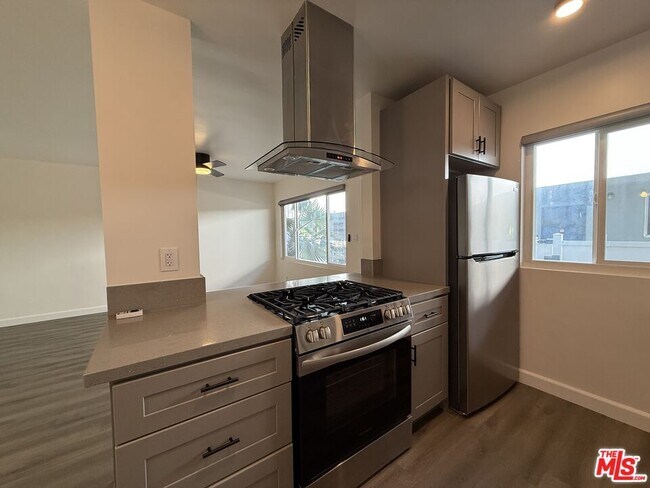 Building Photo - 11543 Venice Blvd.