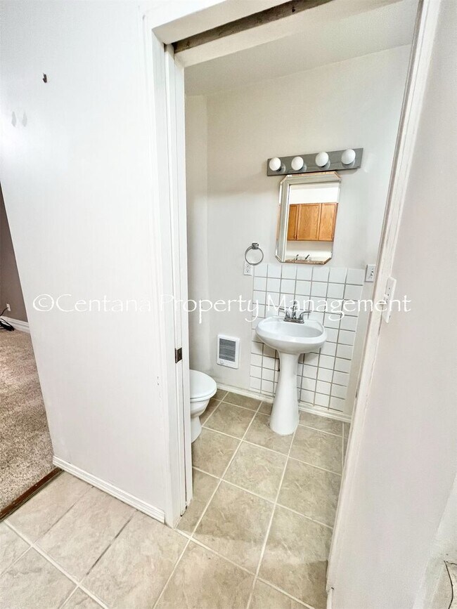 Building Photo - 1030 Antimony St