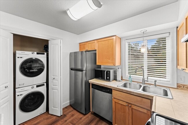 Building Photo - 1938 NW 143rd Ave