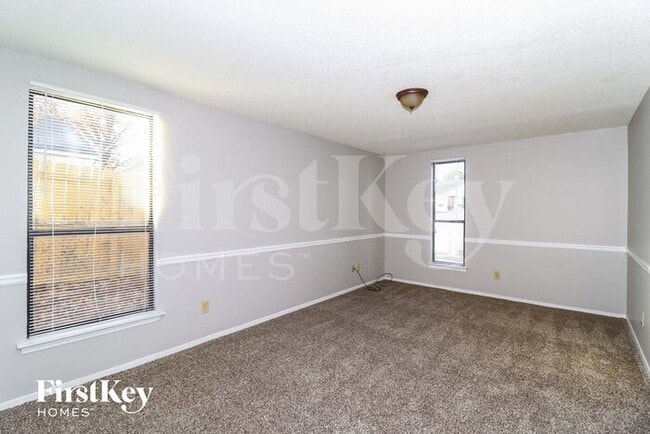 Building Photo - 5798 Jardin Pl