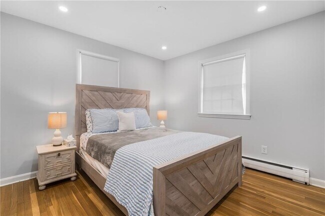 Building Photo - 384 Valley Rd