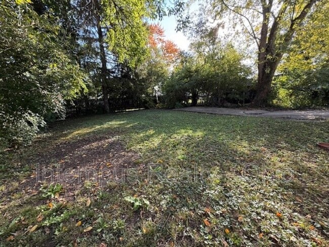 Building Photo - 692 S Wheatland Ave