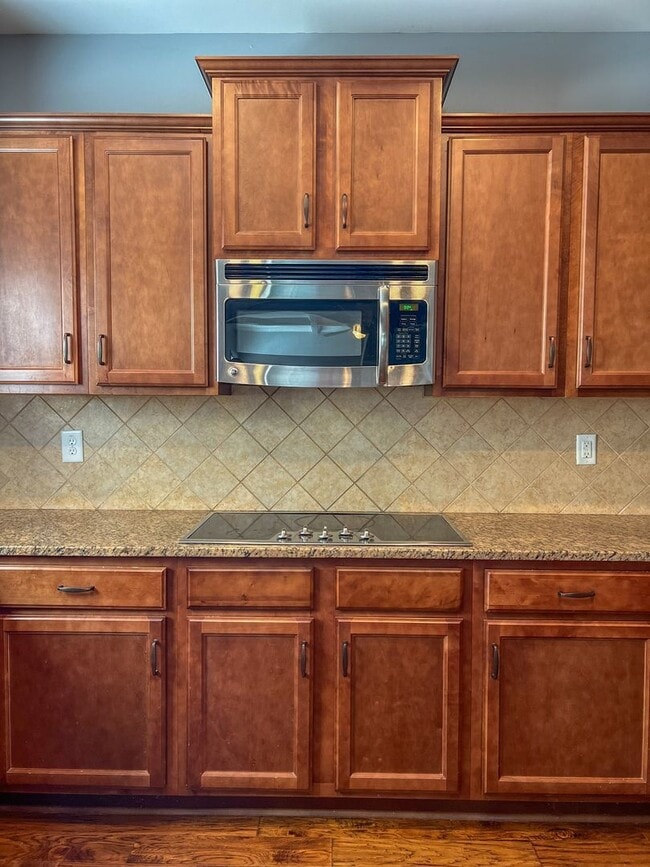 Building Photo - Short Term Leases Options! Gorgeous 5 Bedr...