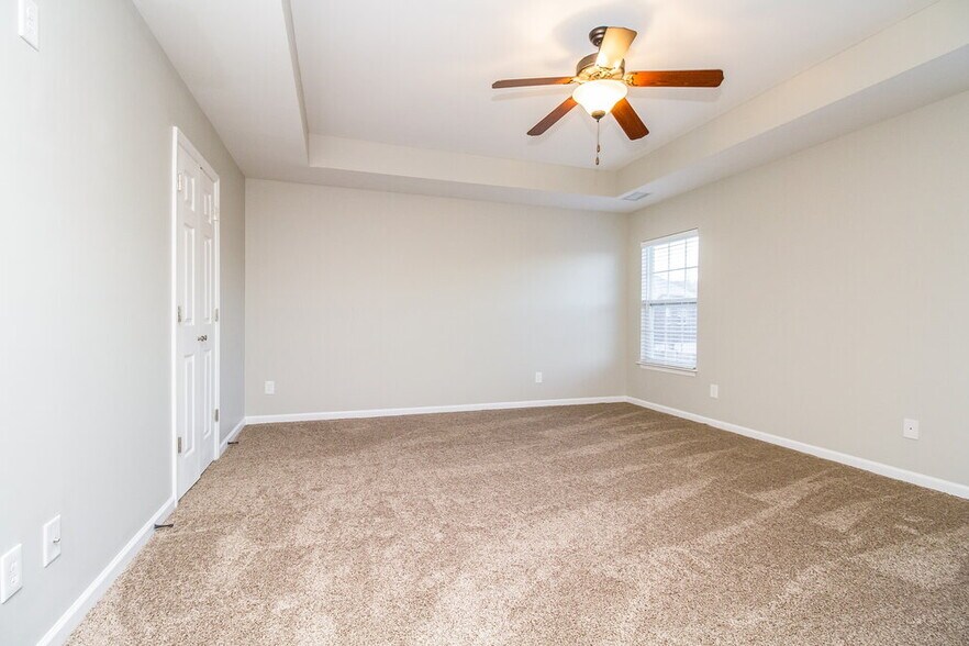 Building Photo - 105 Latham Ct