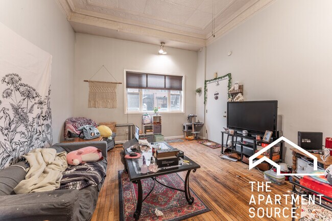 Building Photo - 3151 N Southport Ave
