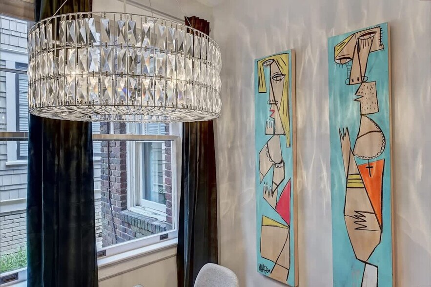 Building Photo - 518 Lamar Ave