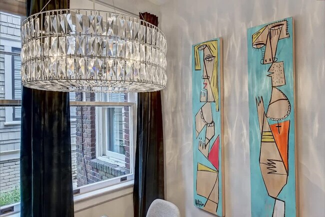 Building Photo - 518 Lamar Ave