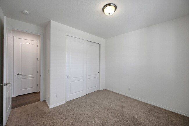 Building Photo - Modern 5BR House in Parker