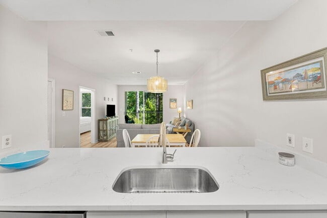 Building Photo - 200 Sandestin Ln