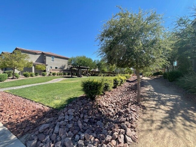 Building Photo - Gorgeous 2 Story Townhome Ready in Gated C...