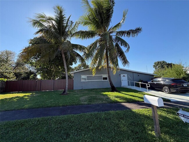 Building Photo - 3621 SW 35th St