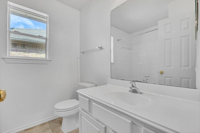 Building Photo - 12210 Woody Hollow Dr