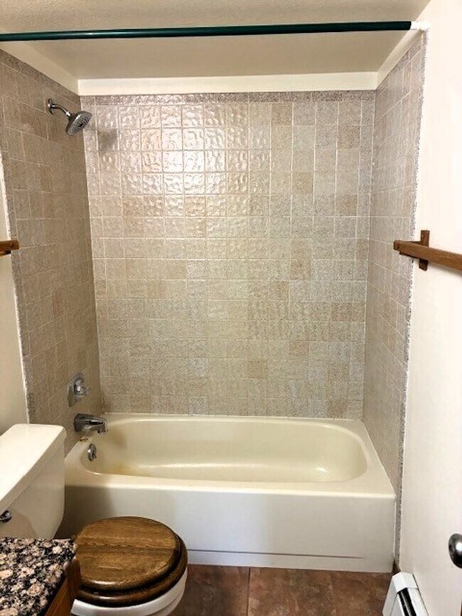 Building Photo - Long Term Rental- Buffalo Village BB208