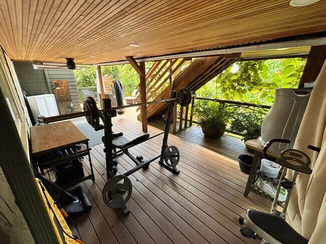 Building Photo - 4Bd/2.75Ba Seattle Home