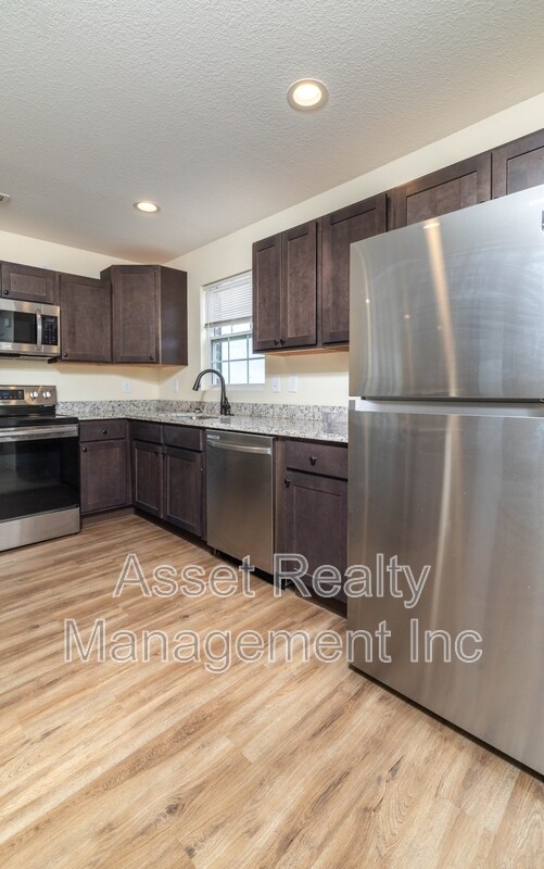 Building Photo - 923 Warrior Hill Dr