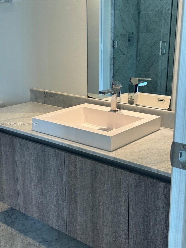 Building Photo - 801 S Miami Ave