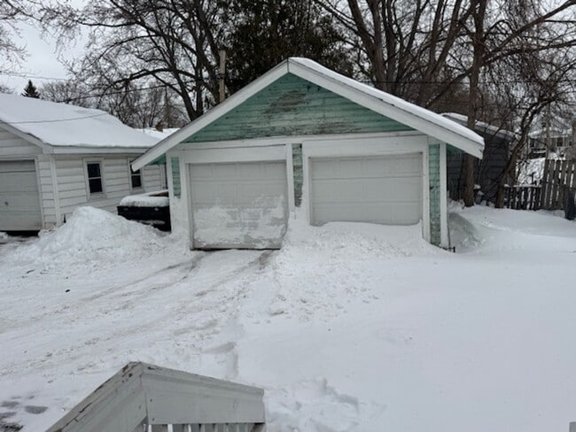 Building Photo - 654 Jefferson St