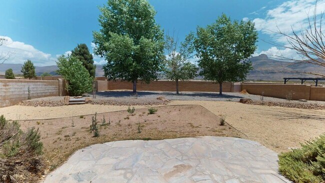 Building Photo - Spacious 4-Bed/3-Bath in Alamogordo, NM