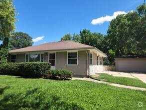 Building Photo - 3 bedroom Tosa ranch