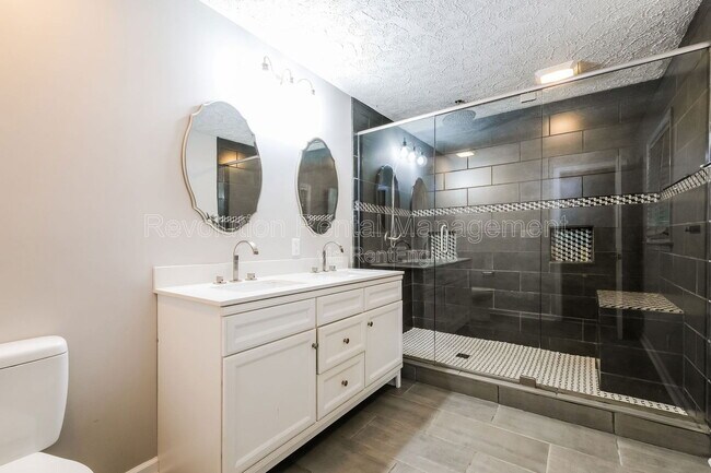 Building Photo - 1027 Mandalay Ct SW