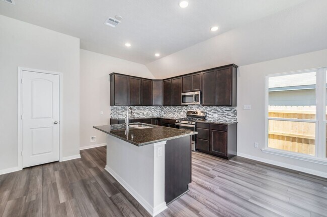 Building Photo - 4 Bedroom- Like New Home in Sterling Ridge...