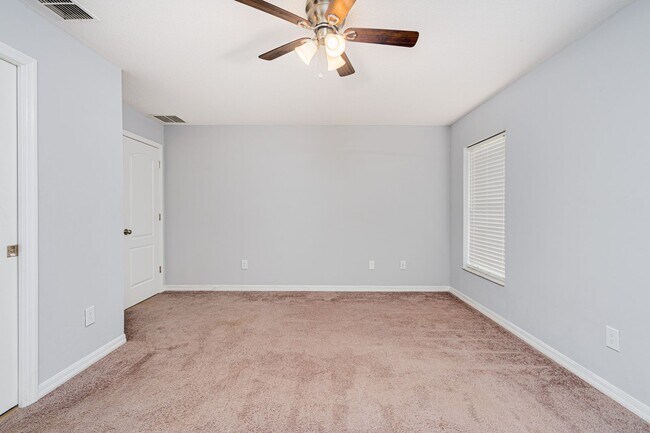 Building Photo - 3 Bedroom Port Orange Home