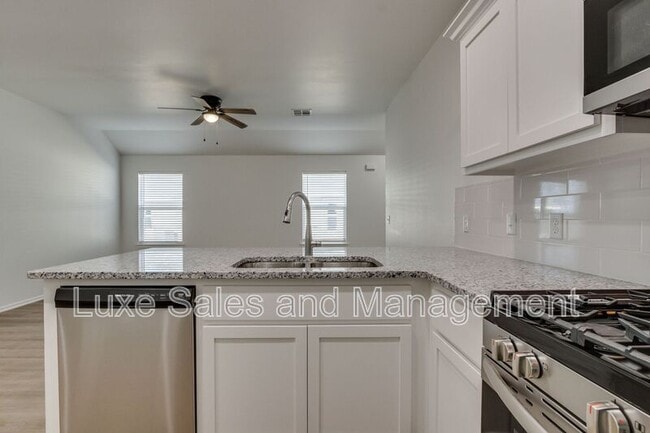 Building Photo - 11607 Mackenzie Wy