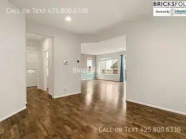 Building Photo - Live Your Best Life in the Heart of Puyall...