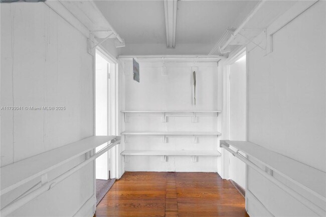 Building Photo - 3401 SW 10th St